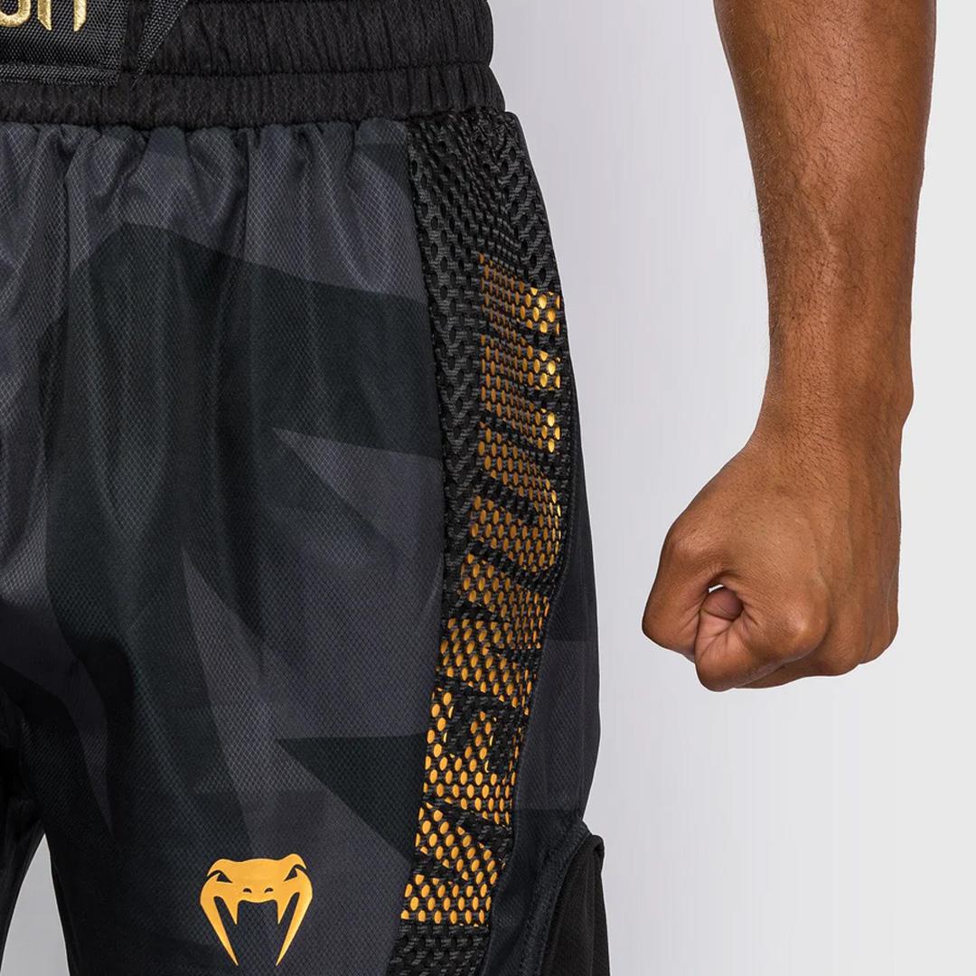 Venum Razor Boxing Shorts | Black/Gold